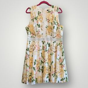 Disney Princess Floral Dress. size XL EUC